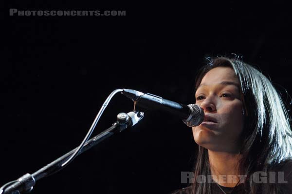 LUCIE IDLOUT - 2008-11-27 - PARIS - Point Ephemere - 